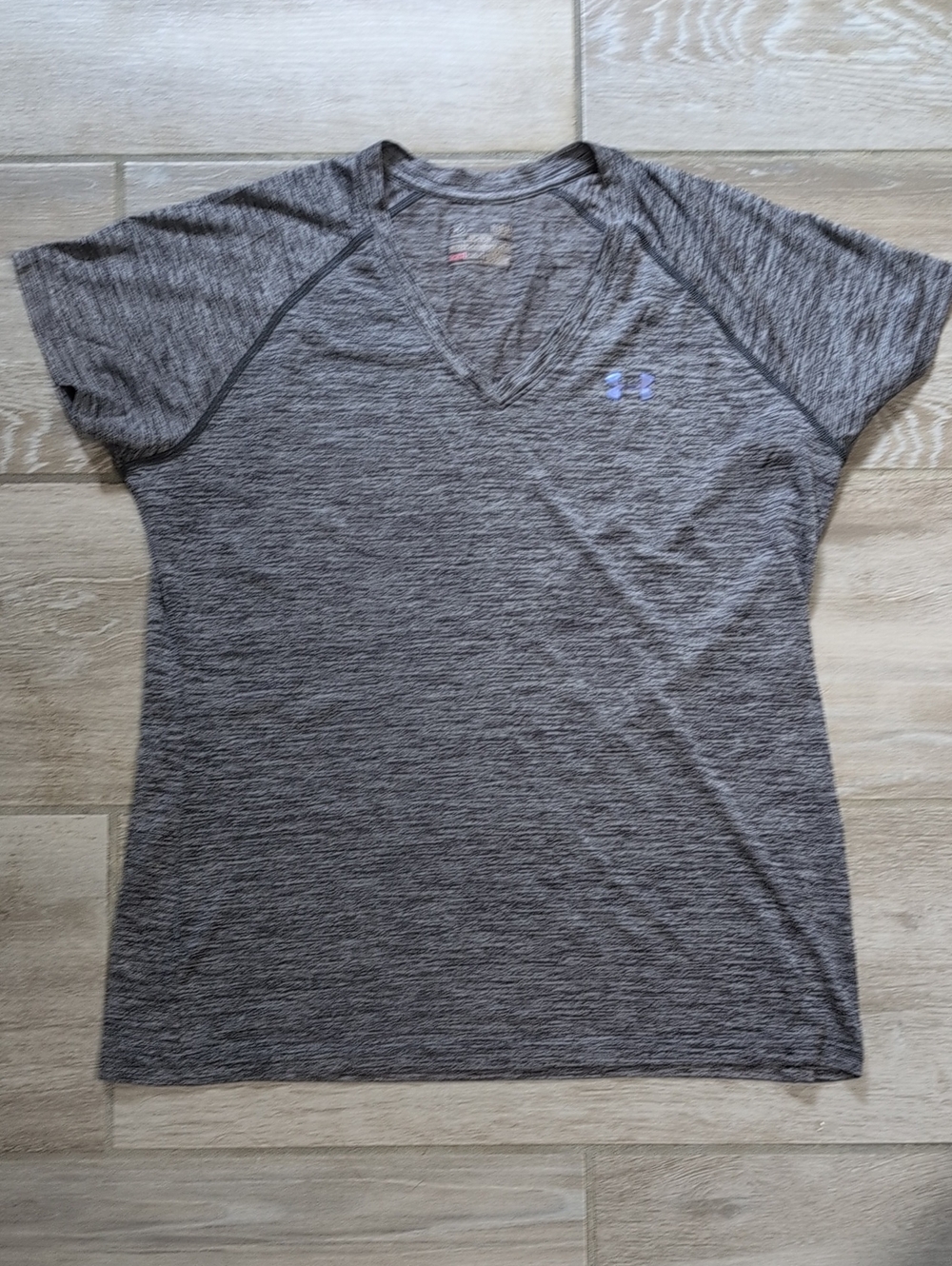 Under Armour Semi-Fitter V-Neck Heat Gear Short Sleeve Tee